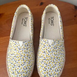 Tom’s Valencia Platform Espadrilles yellow liberty print